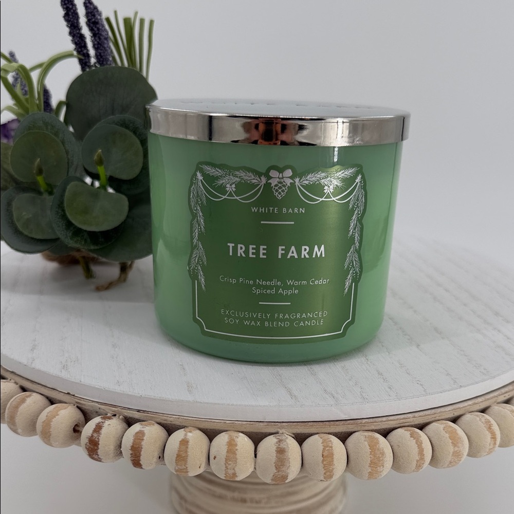White Barn Tree Farm 3 Wick Candle